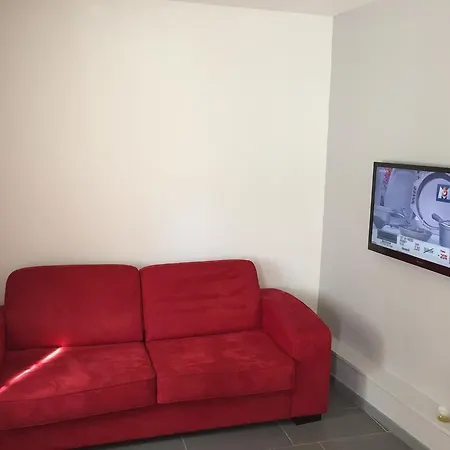 Studio Raymond Poincare Apartment *